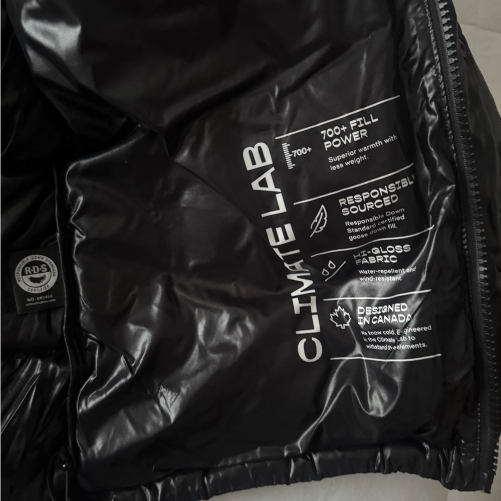 Aritzia Black Puffer Jacket - Picture 4 of 4